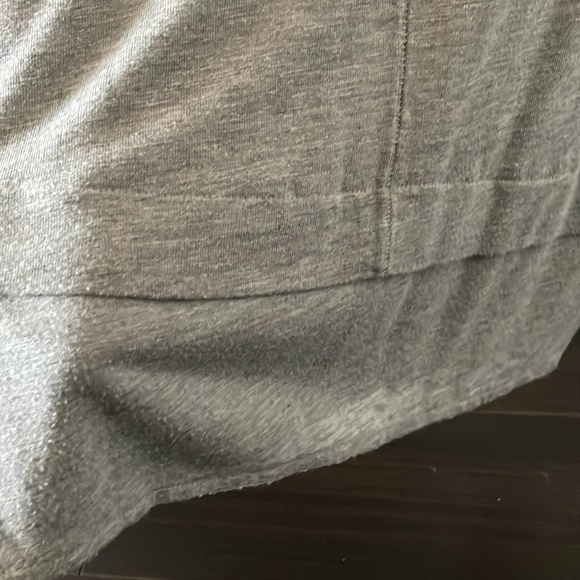 Madewell tank top with cut out - Picture 3 of 4